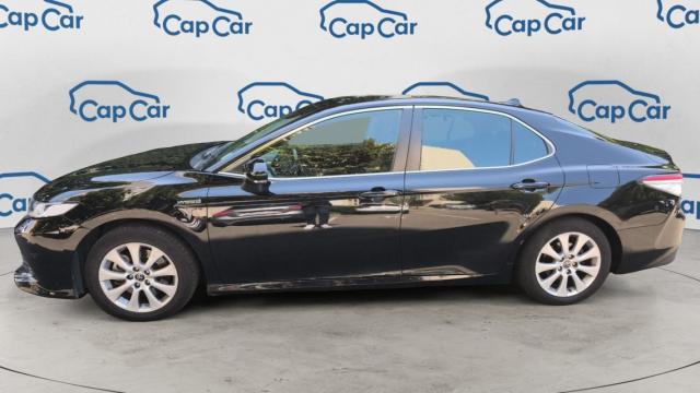 Toyota Camry image 6