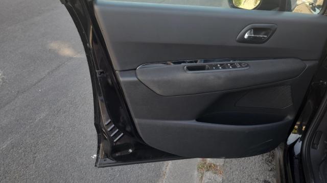 Peugeot 3008 image 9