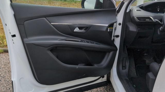 Peugeot 5008 image 4