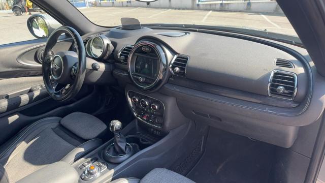 Mini Clubman image 2