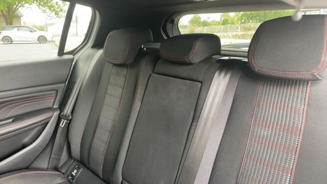 Peugeot 308 image 2