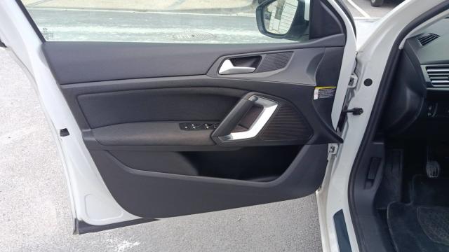 Peugeot 308 image 7