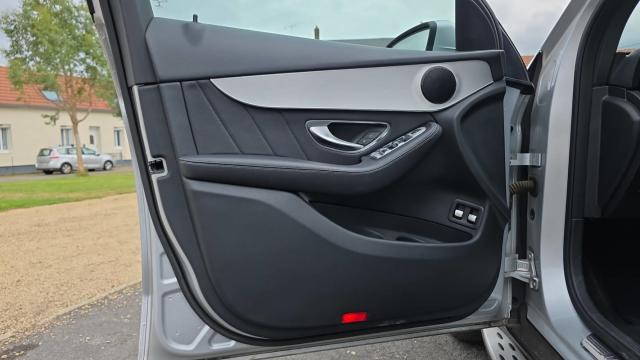 Mercedes Benz Classe Glc image 9