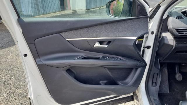 Peugeot 3008 image 8