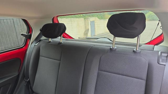 Volkswagen Up! image 8