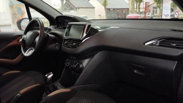 Peugeot 208 image 4