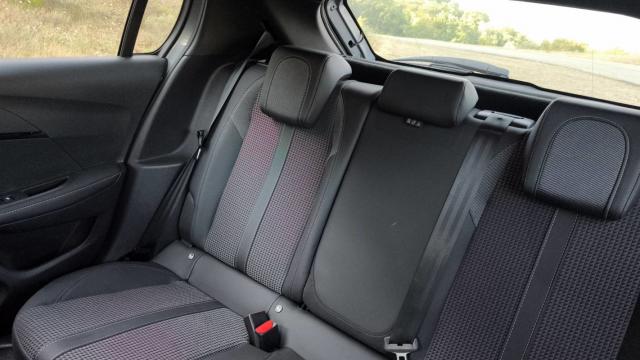 Peugeot E-208 image 9