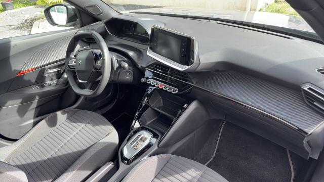 Peugeot 2008 image 3