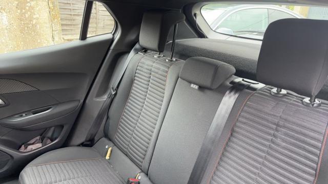 Peugeot 2008 image 7
