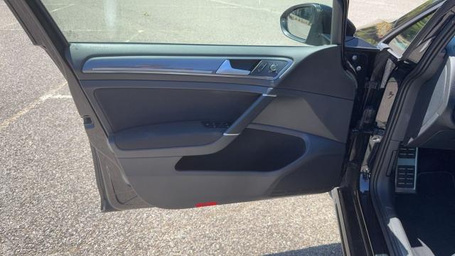 Volkswagen Golf image 2