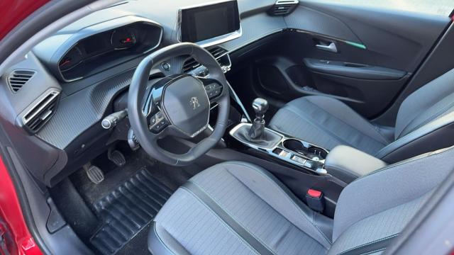 Peugeot 208 image 3