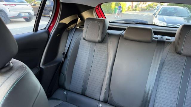 Peugeot 208 image 1