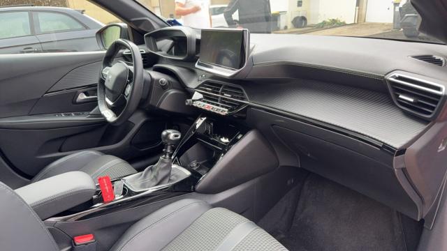 Peugeot 208 image 1