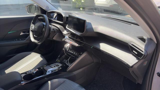Peugeot 2008 image 7