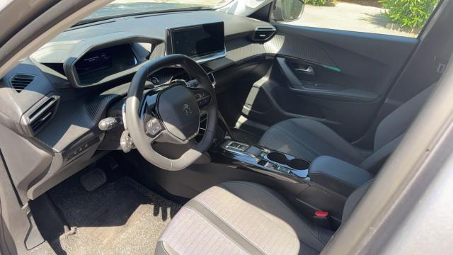 Peugeot 2008 image 6
