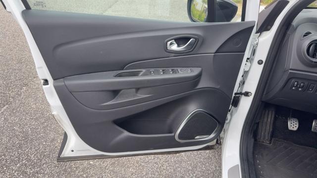 Renault Captur image 9