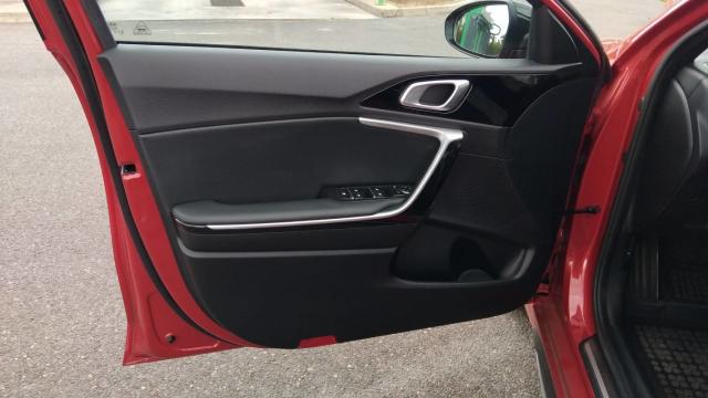 Kia Pro_cee'D image 9