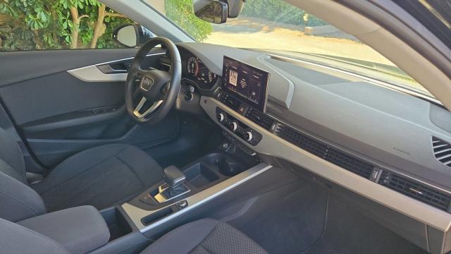 Audi A4 image 4