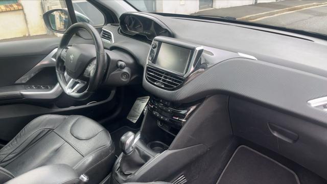Peugeot 208 image 6