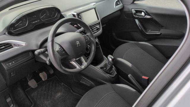 Peugeot 208 image 3