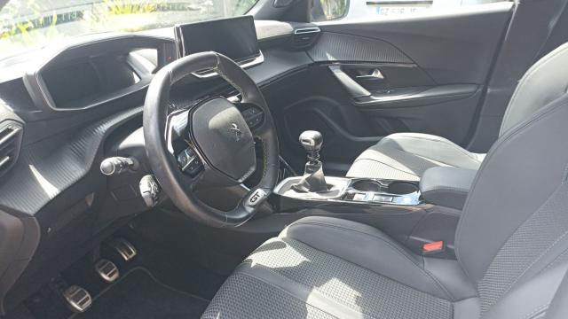 Peugeot 2008 image 3