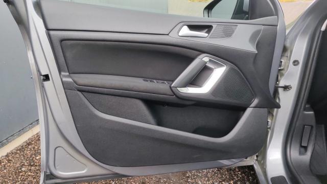 Peugeot 308 image 1