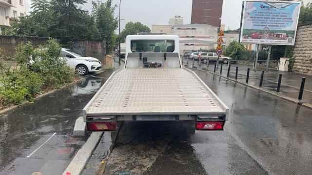 Ford Transit image 1