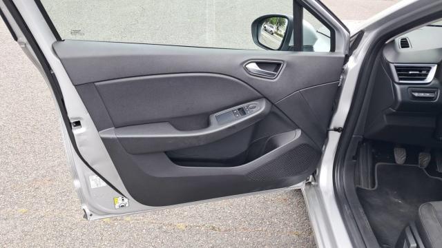 Renault Clio image 6