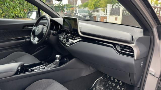 Toyota C-Hr image 2