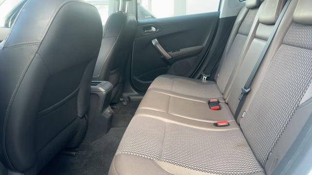 Peugeot 2008 image 3