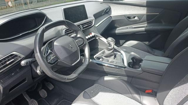 Peugeot 3008 image 3