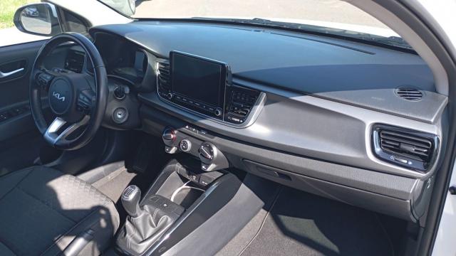 Kia Rio image 5