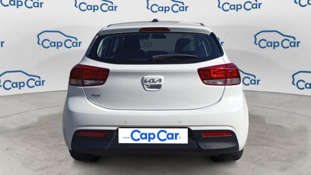 Kia Rio image 9