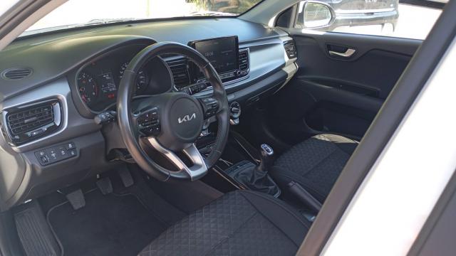 Kia Rio image 4