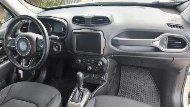 Jeep Renegade image 9
