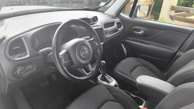 Jeep Renegade image 2