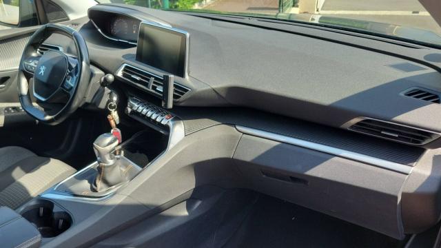 Peugeot 5008 image 9