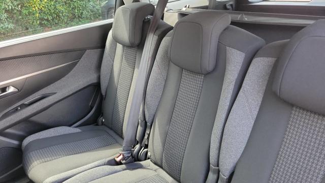 Peugeot 5008 image 2