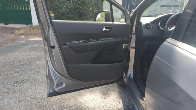 Peugeot 5008 image 8