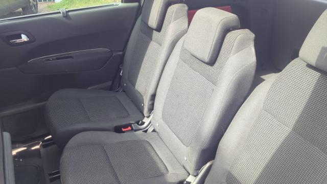 Peugeot 5008 image 4