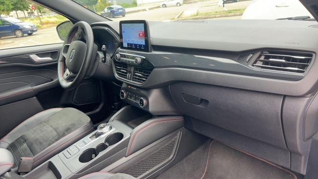 Ford Kuga image 9