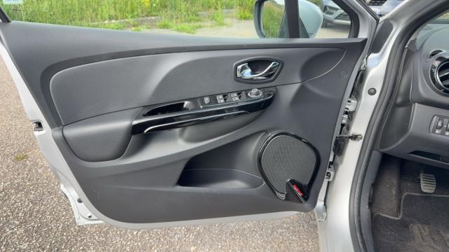 Renault Clio Estate image 5