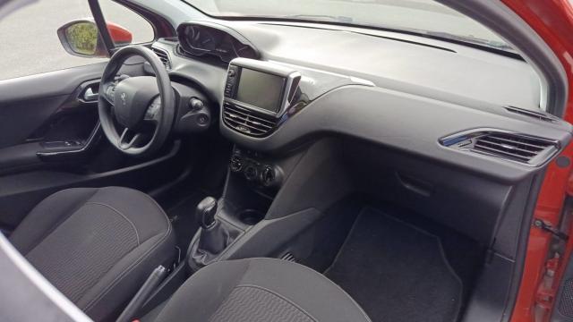Peugeot 208 image 3