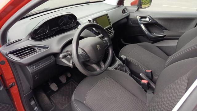 Peugeot 208 image 9