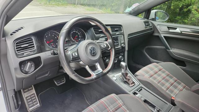Volkswagen Golf image 8