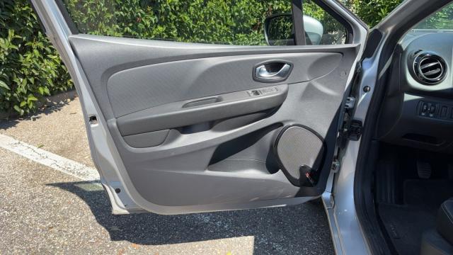 Renault Clio Estate image 3