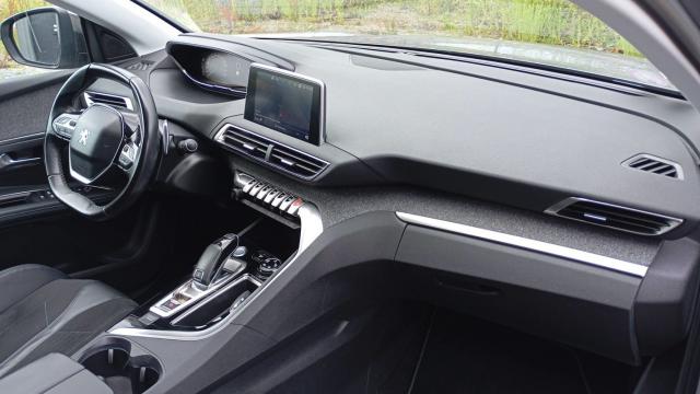 Peugeot 5008 image 2
