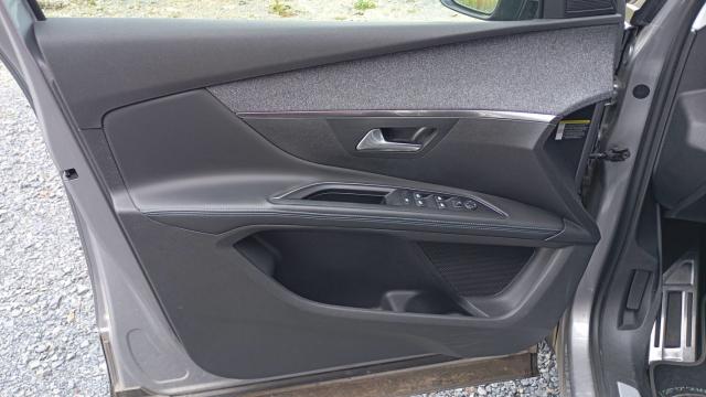Peugeot 5008 image 1