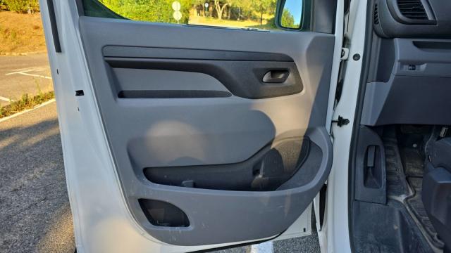 Citroen Jumpy image 9
