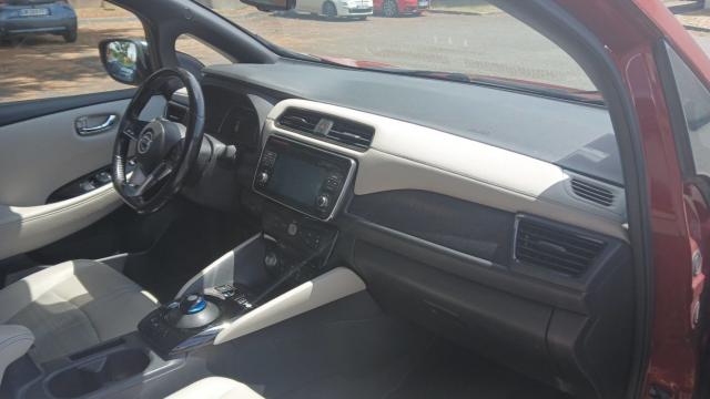Nissan Leaf image 5